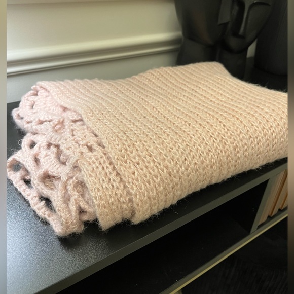 Infinity Knit Aldo Scarf - Picture 4 of 6